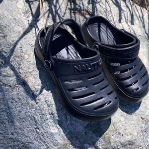 NAUTICA TODDLER BOYS RIVER EDGE CLOGS SIZE 9 US